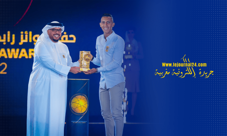 سفيان رحيمي يتوج بجائزة أفضل لاعب في الدوري الإماراتي للموسم الثاني على التوالي