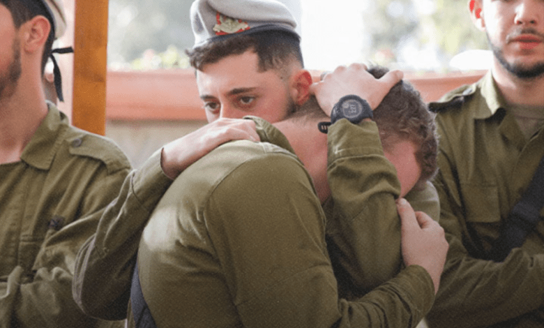 جندي إسرائيلي يطلق النار على زملائه