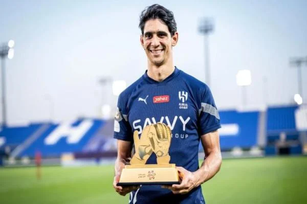 بونو يفوز بجائزة أفضل حارس في الدوري السعودي