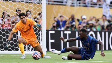 ياسين بونو يتصدى لركلة جزاء فالفيردي في آخر اللحظات ويقود الهلال للتعادل مع ريال مدريد