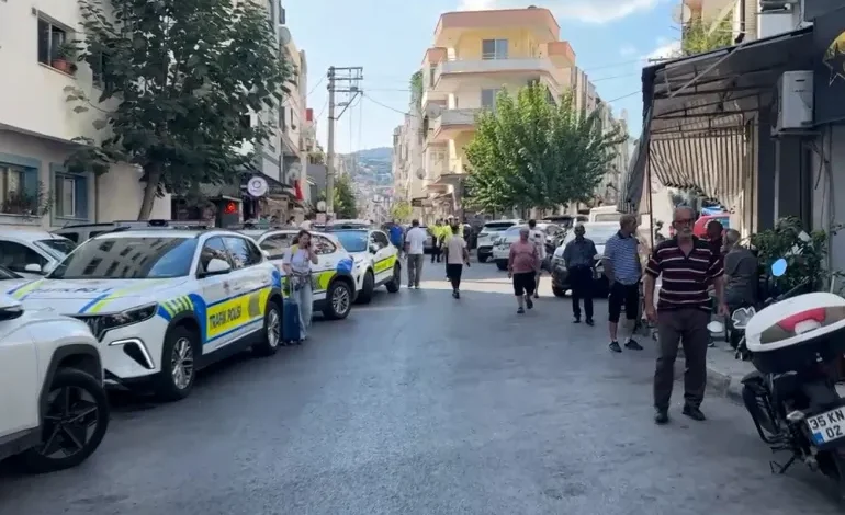 مقتل شرطيين تركيين في هجوم على مركز شرطة في إزمير