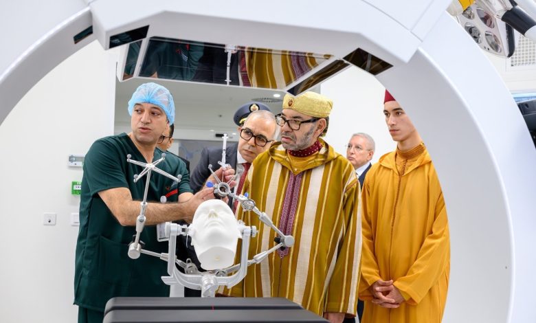 الملك يدشن المركب الاستشفائي الجامعي الدولي محمد السادس للرباط ويعطي تعليماته لافتتاح مركز استشفائي جامعي آخر بأكادير