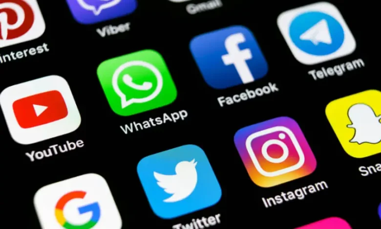 وسائل التواصل الاجتماعي