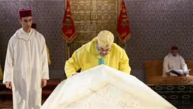 الملك محمد السـادس يترحم على روح جده محمد الخامس