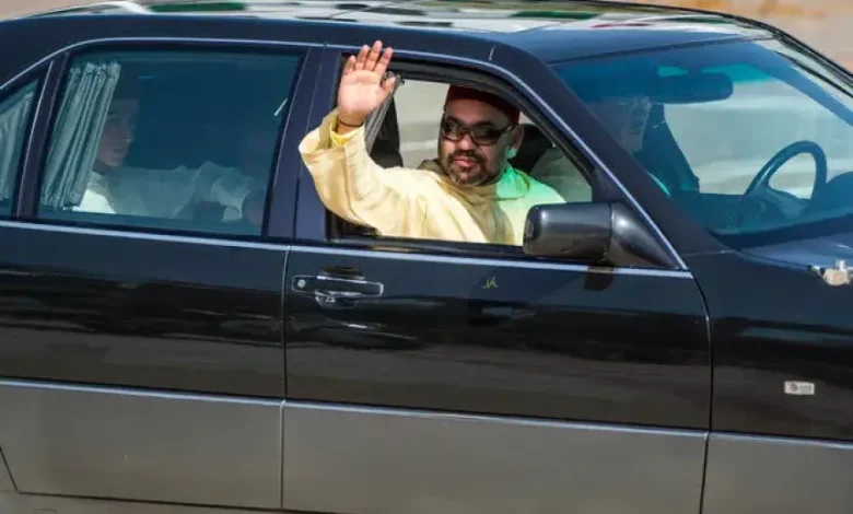 الملك محمد السادس في طريقه إلى تطوان
